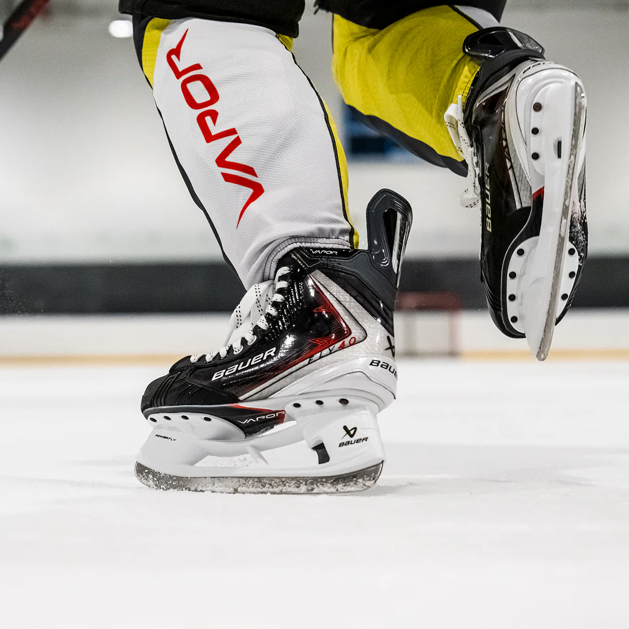 BAUER VAPOR FLY40 SKATE SENIOR - Image 6